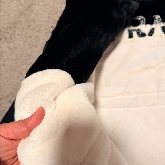 Prada Black Hooded Jacket with Logo Detail - Picture 6 of 6